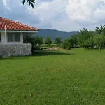 Almas