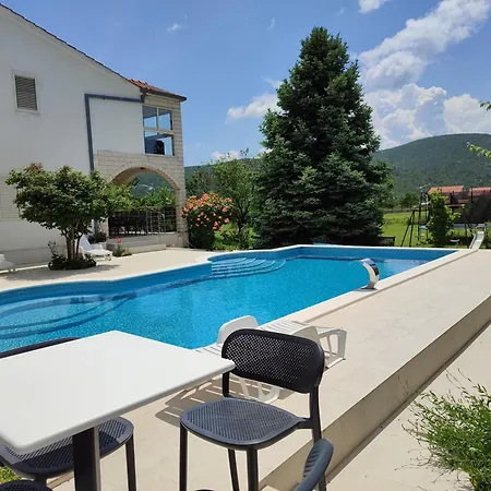 别墅 Almas With Swimming Pool, Tennis Court, Sauna, Gym, Grill House